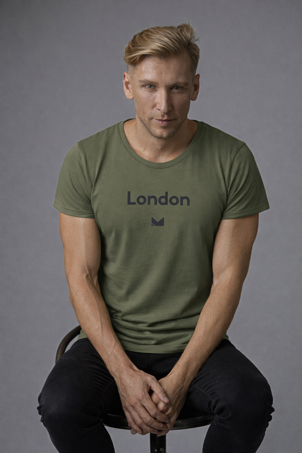 London Logo Graphic T-Shirt