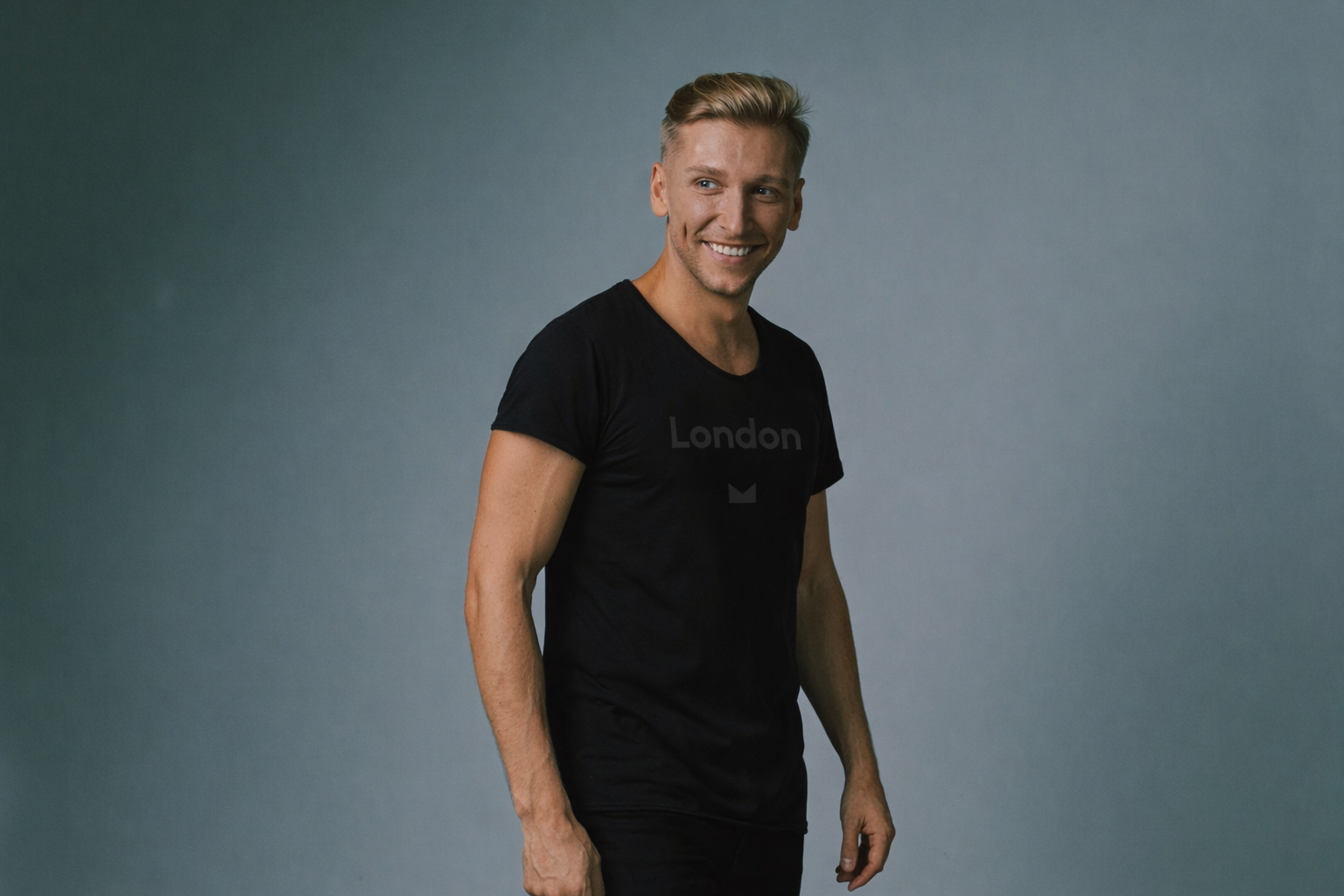 London Logo Graphic T-Shirt