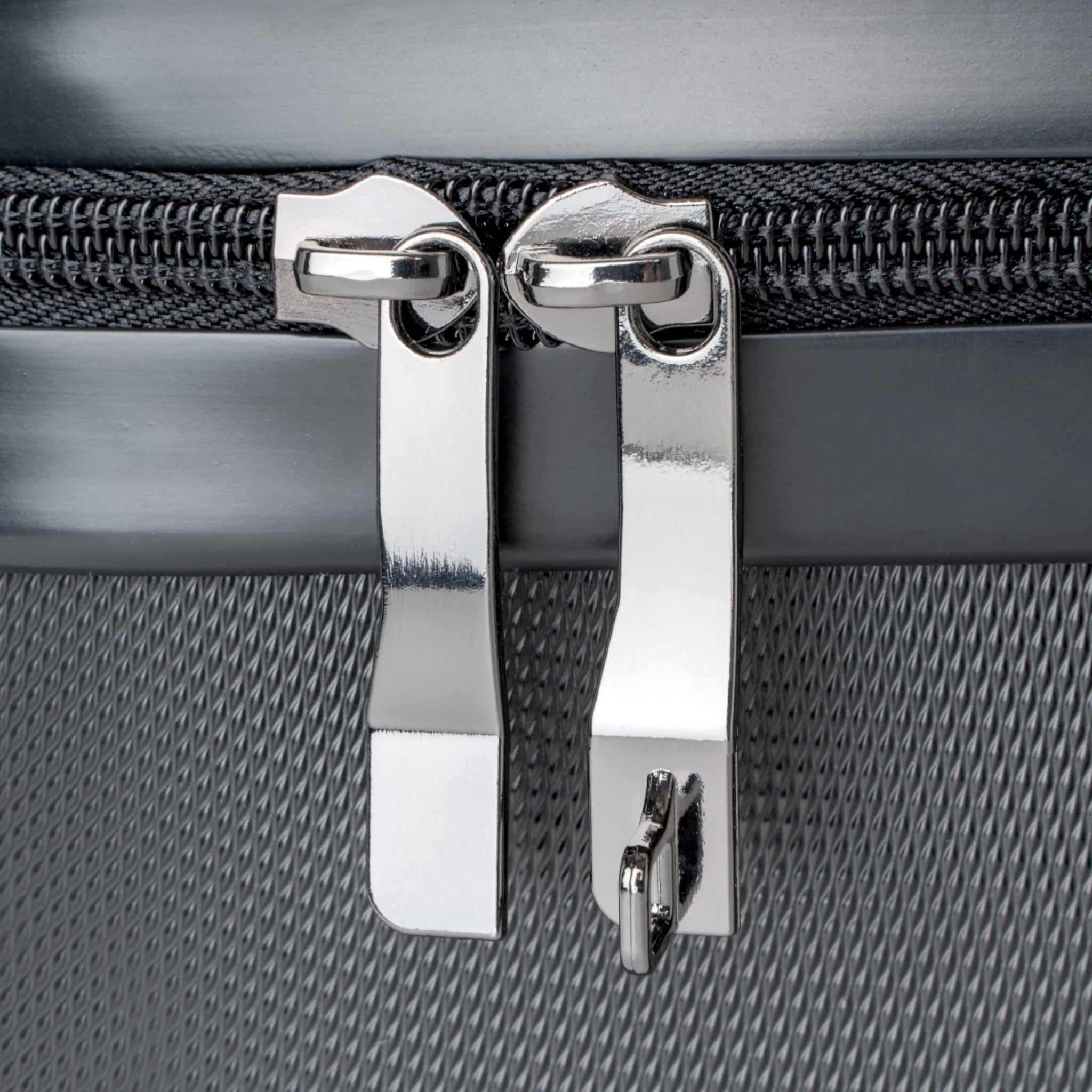 Brown (S, M, L) — Carry-On Suitcase – Sleek Black Hardshell Spinner with Telescoping Handle